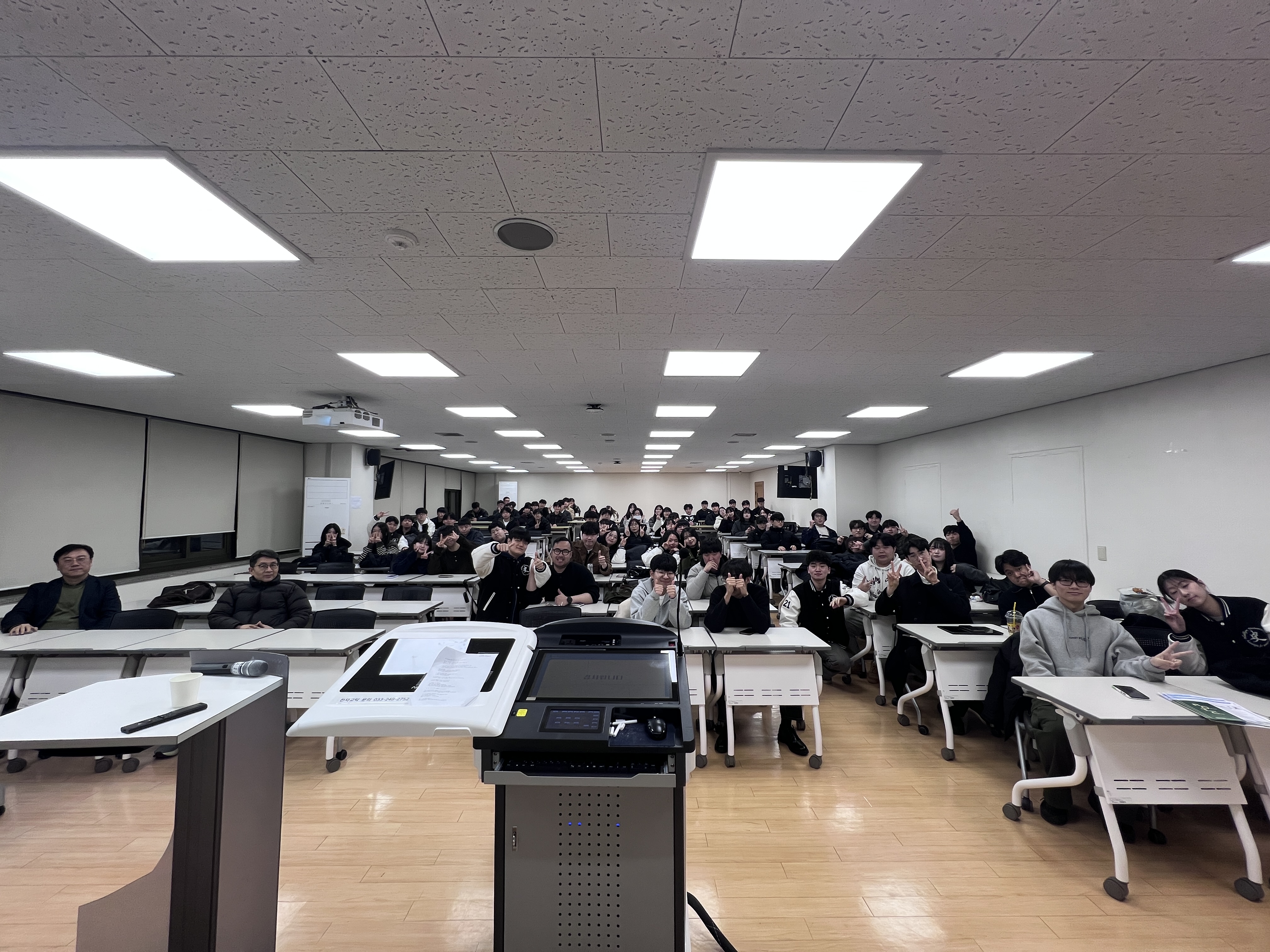 2026-1학기 사학전공 개강총회 단체사진